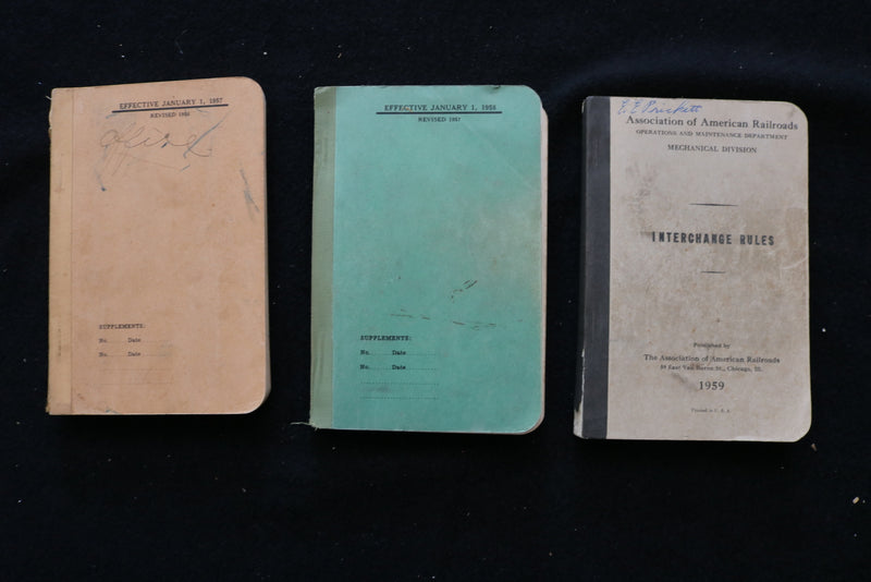 1933-1969 ASSOCIATION OF AMERICAN RAILROADS RULE BOOKS - LOT OF 18 - O 3673