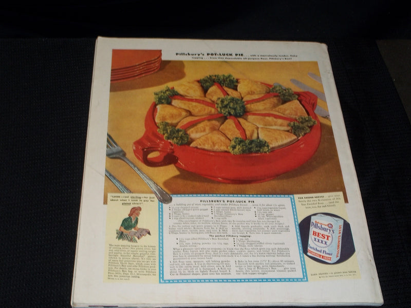 1942 OCTOBER WOMAN'S HOME COMPANION MAGAZINE NICE FRONT COVER - E 2620