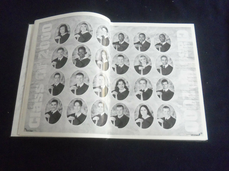2000 TREASURE CHEST PITTSBURG HIGH SCHOOL YEARBOOK - PITTSBURG, TEXAS - YB 2819