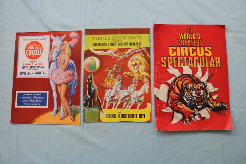 1940'S-1970'S CIRCUS PROGRAMS AND MAGAZINES - LOT OF 39 - O 3727