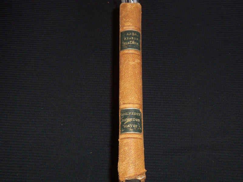 1944 HELVEDET HINSIDES HAVET - AAGE NIELSEN BOOK - DUTCH - KD 5981G