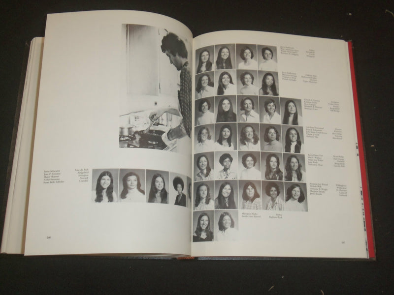 1975 MONTCLAIR STATE COLLEGE YEARBOOK - MONTCLAIR, NEW JERSEY - YB 2173