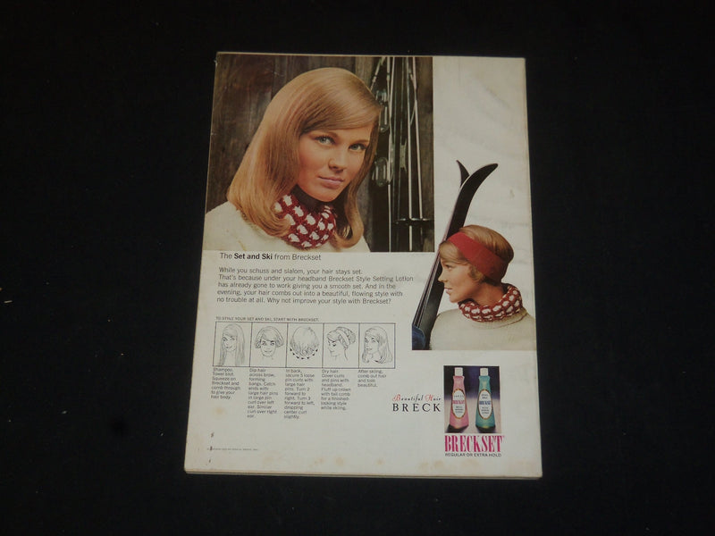 1966 FEBRUARY GLAMOUR MAGAZINE - NICE COVER AND FASHIONS - SP 5831