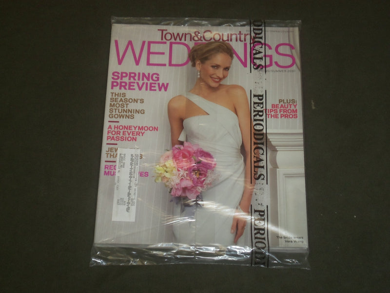2010 FEB TOWN & COUNTRY & T&C WEDDINGS MAGAZINES - CINDY CRAWFORD - B 2350
