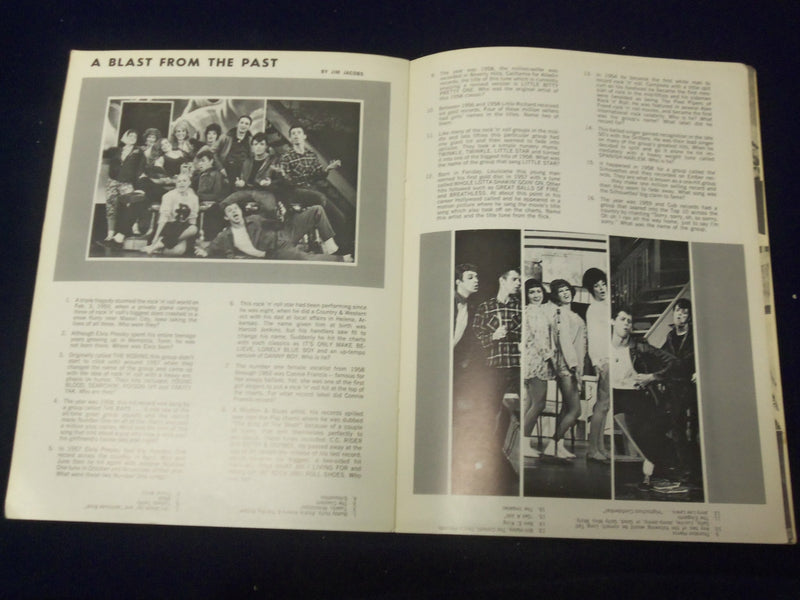 1970'S GREASE SOUVENIR SHOW PROGRAM - J 5007