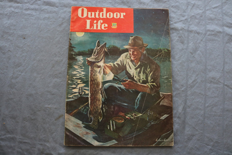 1948 AUGUST OUTDOOR LIFE MAGAZINE - FISHERMAN WITH FLASHLIGHT COVER - SP 6182Y