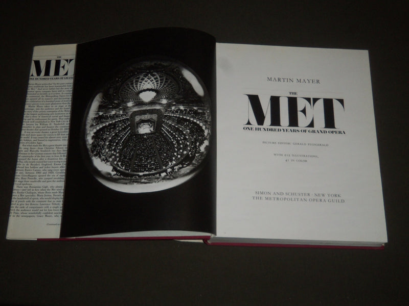 1983 THE MET BY MARTIN MAYER HARDCOVER BOOK - GREAT PHOTOS - I 925