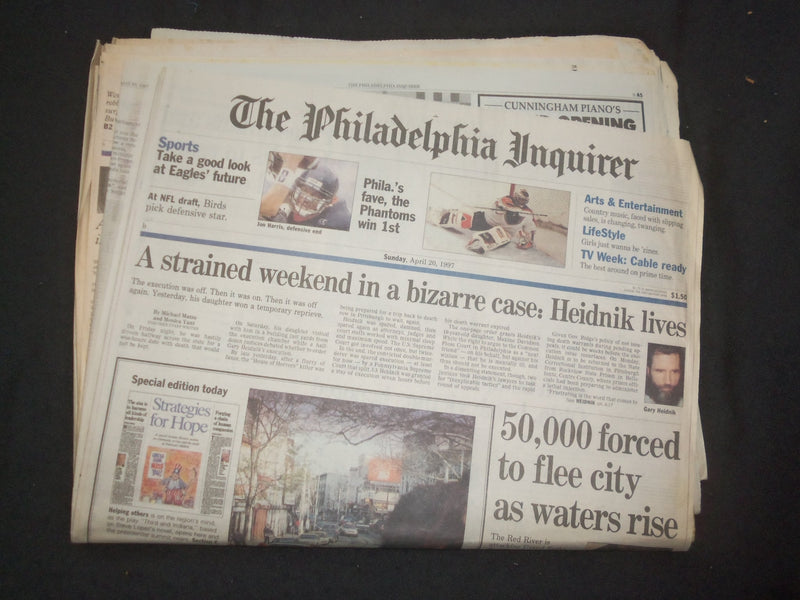 1997 APRIL 20 PHILADELPHIA INQUIRER - 50,000 FLEE CITY AS WATERS RISE - NP 7435