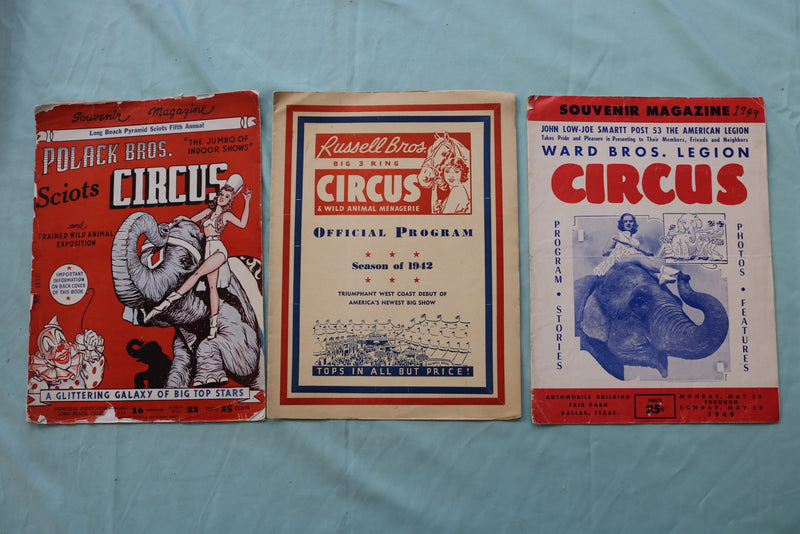 1940'S-1970'S CIRCUS PROGRAMS AND MAGAZINES - LOT OF 39 - O 3727