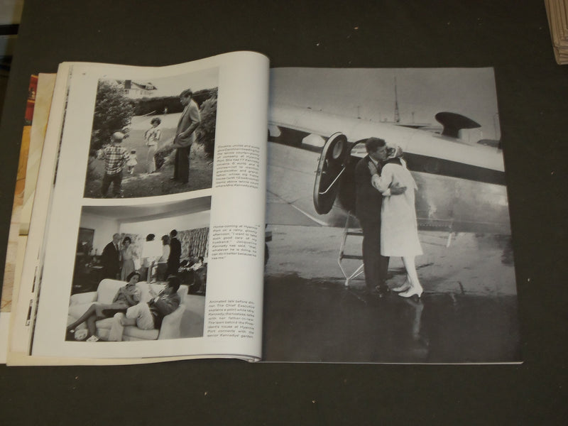 1961 AUGUST LADIES' HOME JOURNAL MAGAZINE- THE KENNEDYS ON VACATION - B 3964