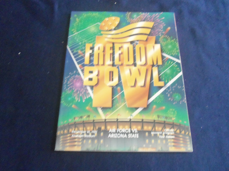 1987 DEC 30 FREEDOM BOWL PROGRAM - AIR FORCE VS ARIZONA STATE UNIV - ST 4027K