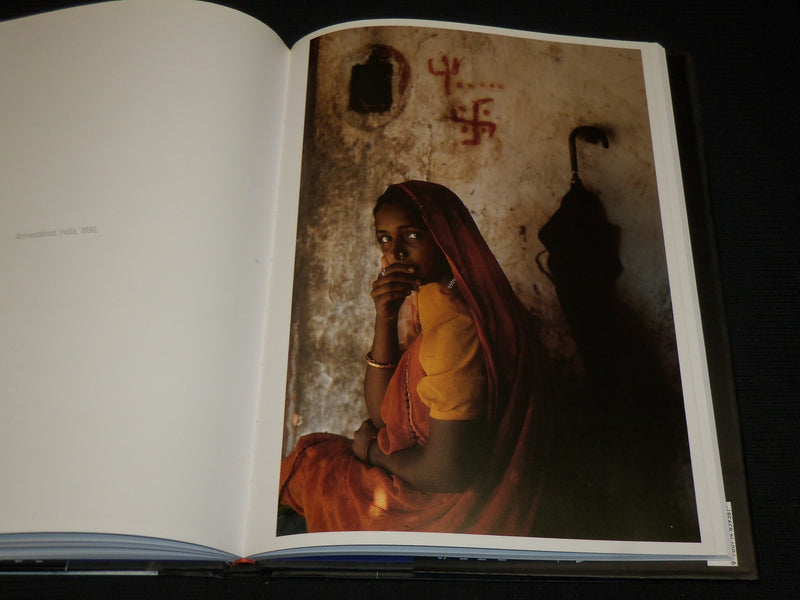 2005 STEVE MCCURRY SOUTH SOUTHEAST HARDCOVER BOOK - GREAT PHOTOS - R 350B