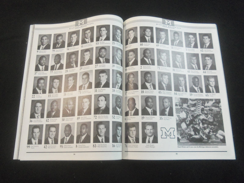 1994 OCTOBER 15 FOOTBALL PROGRAM - UNIV OF MICHIGAN VS PENN STATE UNIV - B 5533N