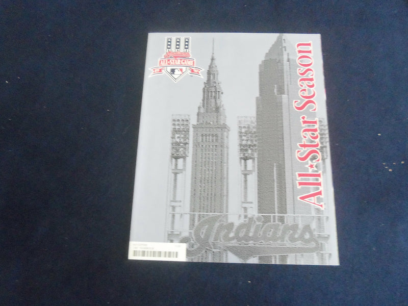 1997 CLEVELAND INDIANS YEARBOOK - ST 7109