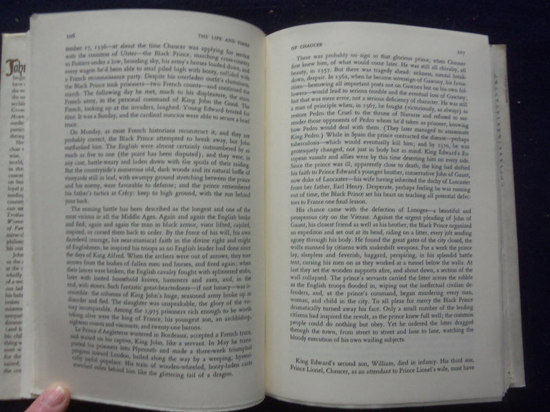 1977 THE LIFE AND TIMES OF CHAUCER HARDCOVER BOOK BY JOHN GARDNER - KD 8389