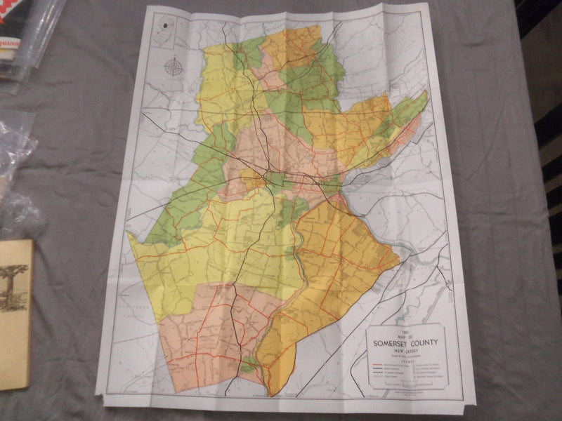 1961 SOMERSET COUNTY NEW JERSEY SOFTCOVER BOOK AND MAP - K 289