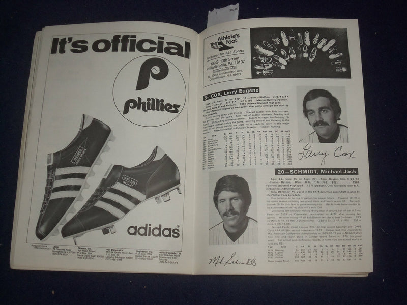 1974 PHILADELPHIA PHILLIES MAGAZINE & PROGRAM-ASHBURN & OZARK AUTOGRAPHS-ST 6818