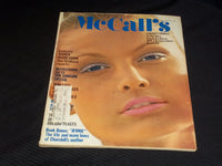1971 NOVEMBER MCCALL'S MAGAZINE - NICE FASHION FRONT COVER - E 716