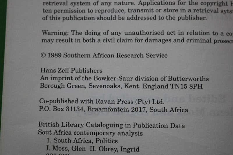 1990 SOUTH AFRICA CONTEMPORARY ANALYSIS HARDCOVER BOOK - KD 9795