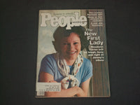 1976 NOVEMBER 15 PEOPLE MAGAZINE - ROSALYNN CARTER - B 4833