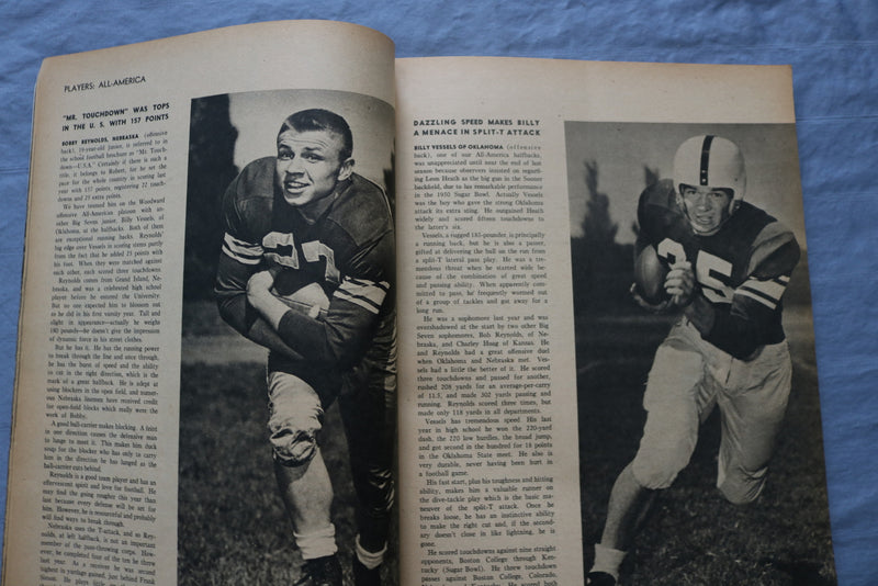 1951 STANLEY WOODWARD'S FOOTBALL MAGAZINE - BOB SMITH COVER - ST 5506T
