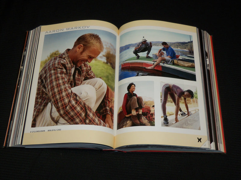 2000 BLACK BOOK Y2K SOFTCOVER BOOK - GREAT PHOTOS - R 715C