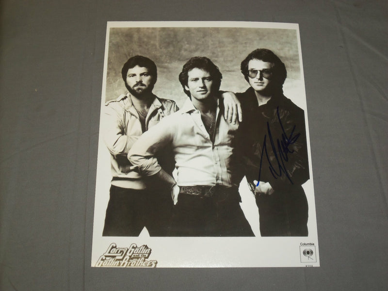 RUDY GATLIN 8 X 10 AUTOGRAPHED PHOTO - GATLIN BROTHERS PHOTO - J 4024