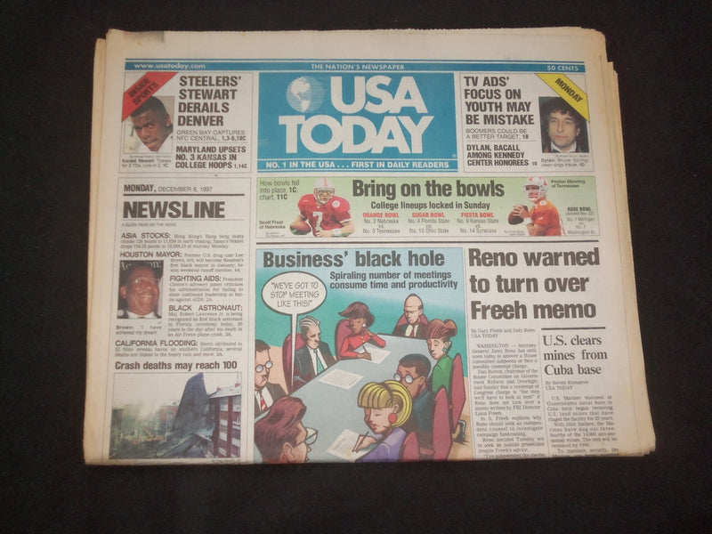 1997 DEC 8 USA TODAY NEWSPAPER - RENO WARNED TO TURN OVER FREEH MEMO - NP 7889