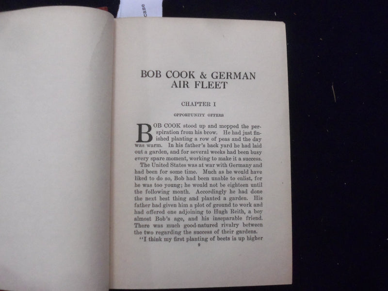 1918 BOB COOK AND THE GERMAN AIR FLEET HARDCOVER BOOK BY PAUL TOMLINSON- KD 8469