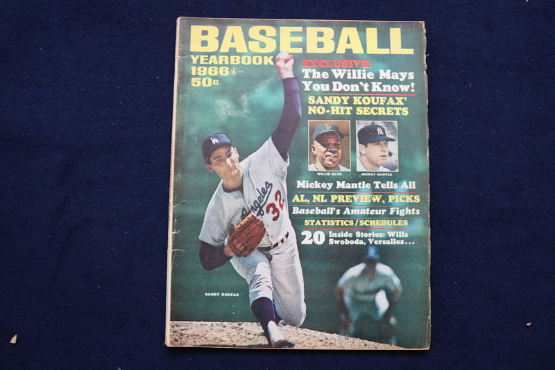1966 BASEBALL YEARBOOK MAGAZINE - SANDY KOUFAX COVER - E 11830
