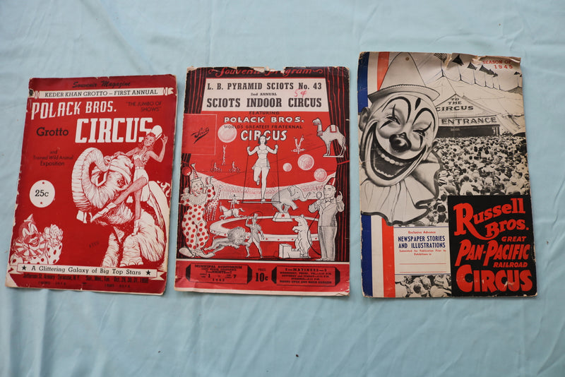 1940'S-1970'S CIRCUS PROGRAMS AND MAGAZINES - LOT OF 39 - O 3727