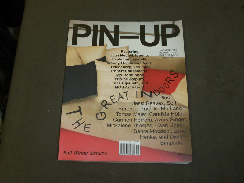 2015/2016 FALL/WINTER PIN-UP MAGAZINE - THE GREAT INDOORS - B 5118