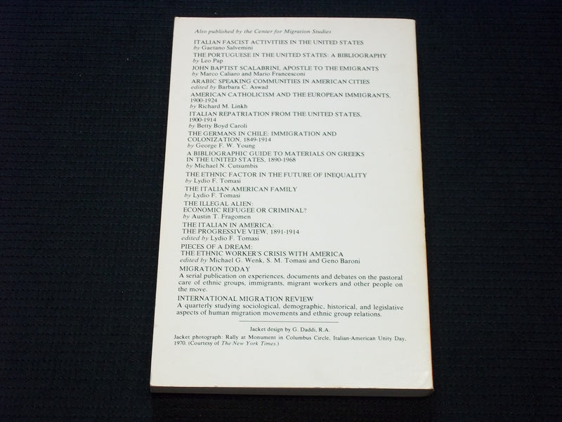 1977 THE ITALIAN EXPERIENCE IN THE UNITED STATES SOFTCOVER BOOK - KD 7630