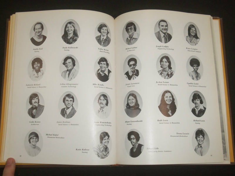 1975 MERCER COUNTY COMMUNITY COLLEGE YEARBOOK - WEST WINDSOR, NJ - YB 2199