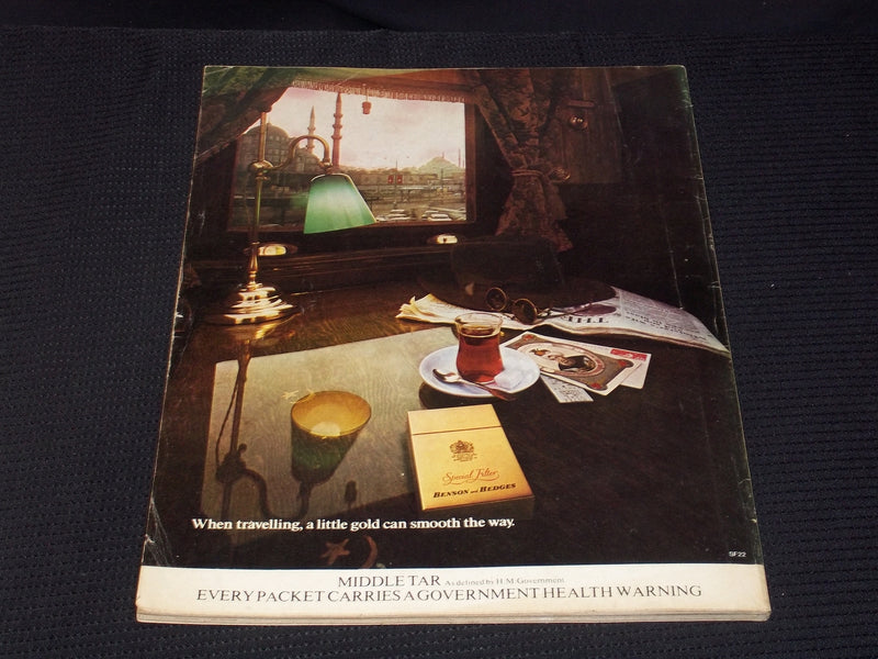 1976 FEBRUARY HARPERS & QUEEN MAGAZINE - NICE FASHION FRONT COVER - E 5586