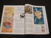 1957 MARCH LADIES HOME JOURNAL MAGAZINE - BEAUTIFUL FRONT COVER - ST 1896