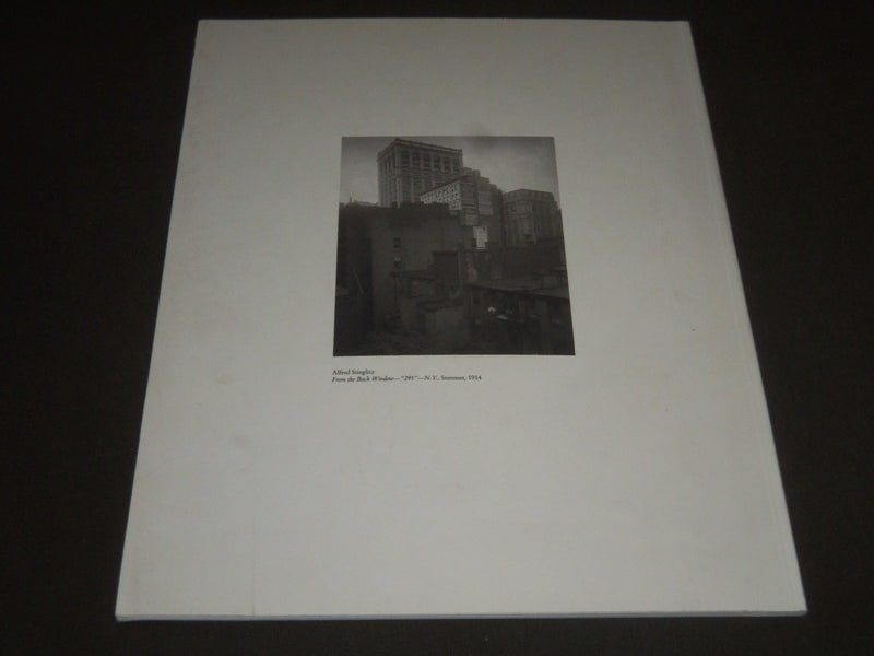 1985 MODERNIST MASTERWORKS TO 1925 SOFTCOVER BOOK - NICE PRINTS - J 2282