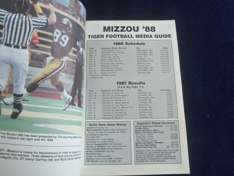 1988 UNIVERSITY OF MISSOURI MEDIA GUIDE - ST 1116N