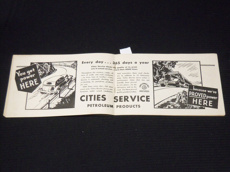 1933 GRANTLAND RICE'S CITIES SERVICE FOOTBALL GUIDE - SOFTCOVER - K 641