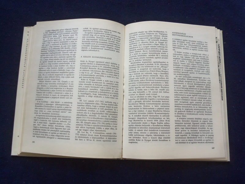 1980 VALLASTORTENET HARDCOVER BOOK BY GECSE GUSZTAV - HUNGARIAN TEXT - KD 8762