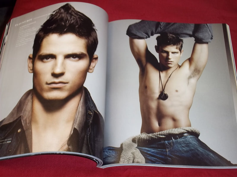 FLAUNT MAGAZINE ISSUE NO. 67 - HIGH END FASHION - GUINEVERE - RC 115