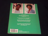 1985 MIAMI VICE SCRAPBOOK MAGAZINE - DON JOHNSON PHILIP THOMAS COVER - E 16921