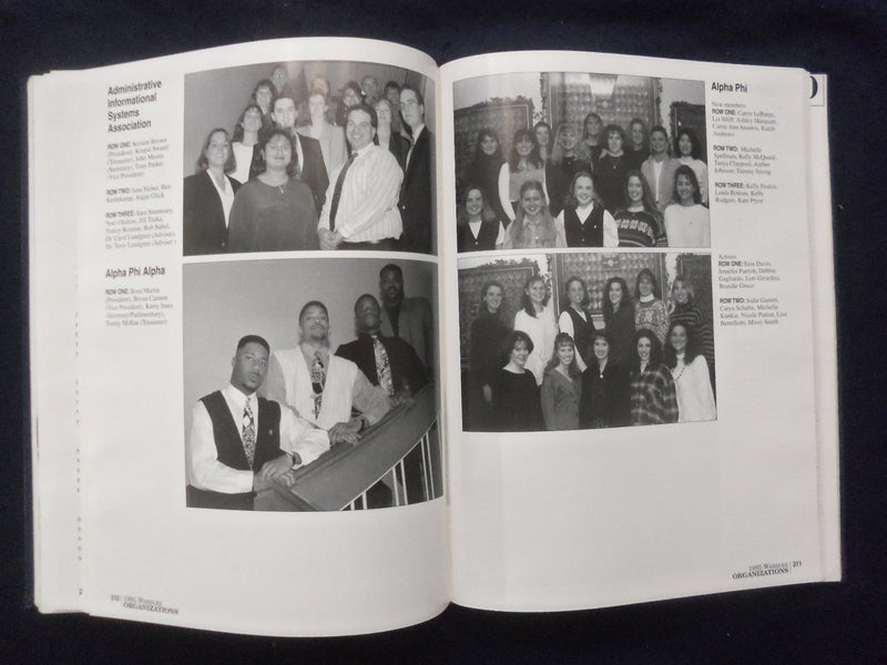 1995 WARBLER EASTERN ILLINOIS STATE COLLEGE YEARBOOK - CHARLESTON, IL - YB 3316