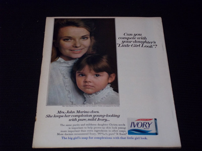 1968 NOVEMBER PHOTOPLAY MAGAZINE - LIZ TAYLOR FRONT COVER - E 16690
