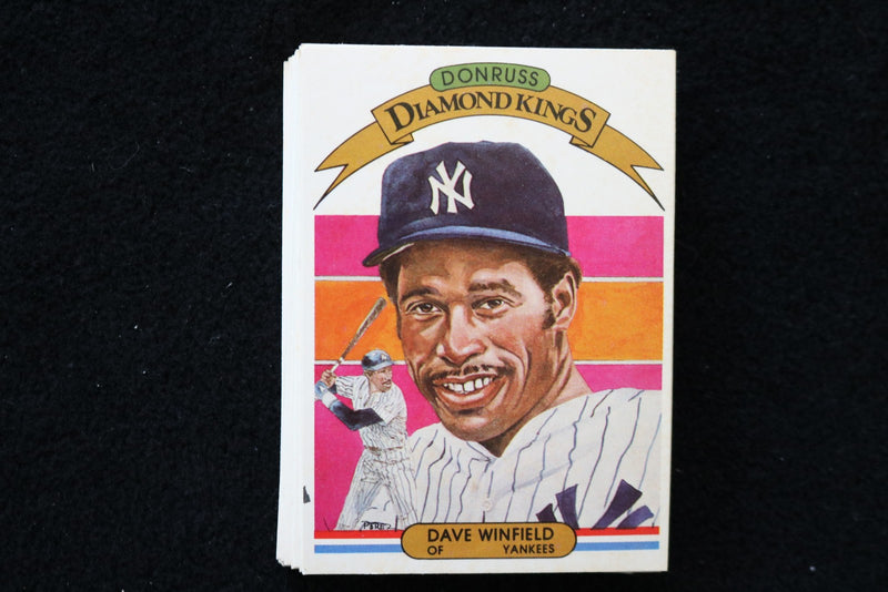 DAVE WINFIELD 1982 DONRUSS DIAMOND KINGS BASEBALL CARD-#18- NM-MT -LOT OF 27-#22