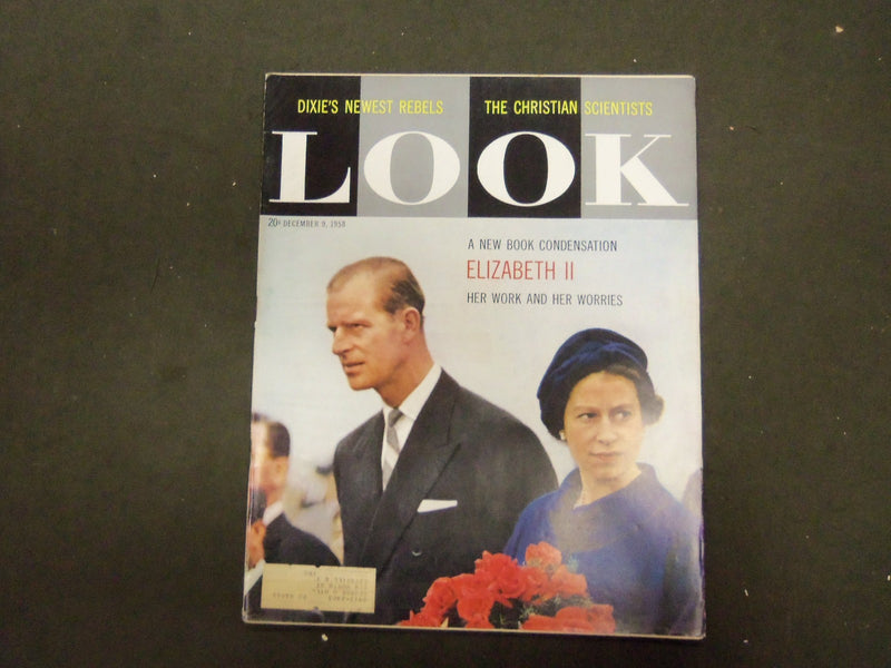 1958 DECEMBER 9 LOOK MAGAZINE - QUEEN ELIZABETH II & PRINCE PHILIP - ST 2892