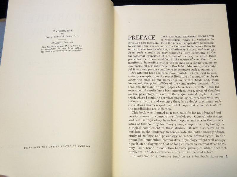 1948 COMPARATIVE PHYSIOLOGY HARDCOVER BOOK BY BRADLEY T. SEHEER - KD 7875