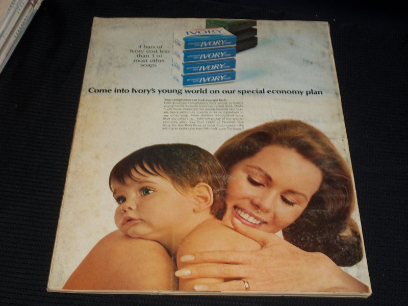 1967 JULY MCCALL'S MAGAZINE - TWIGGY FRONT COVER - E 1132