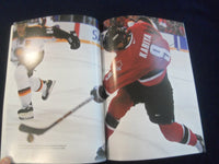 2002 GOLDEN GLORY MAGAZINE - A CELEBRATION OF CANADA'S OLYMPIC TRIUMPH - F 254N