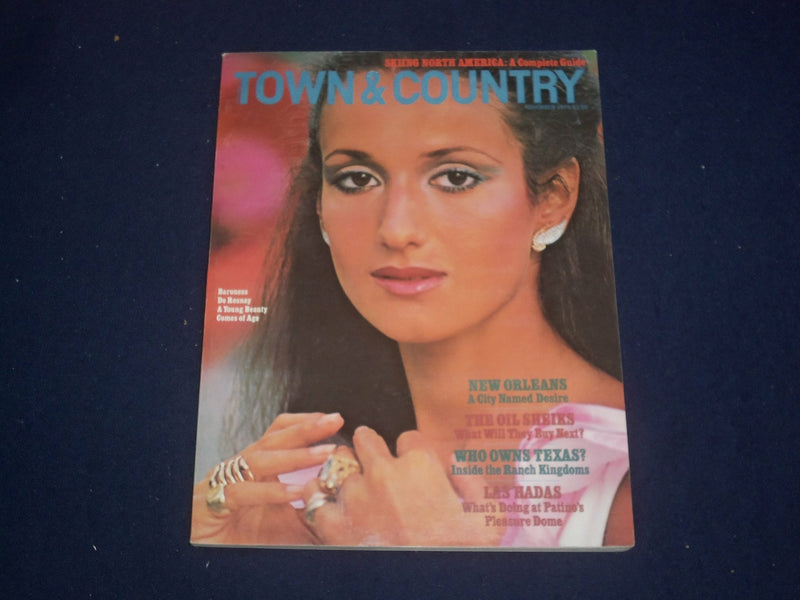 1974 NOVEMBER TOWN & COUNTRY MAGAZINE - BARONESS DE ROSNAY COVER - ST 6852
